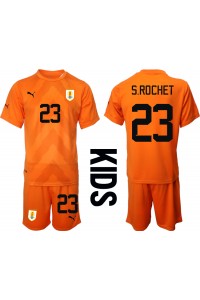 Uruguay Sergio Rochet #23 Keeper Babyklær Borte Fotballdrakt til barn VM 2022 Korte ermer (+ Korte bukser)